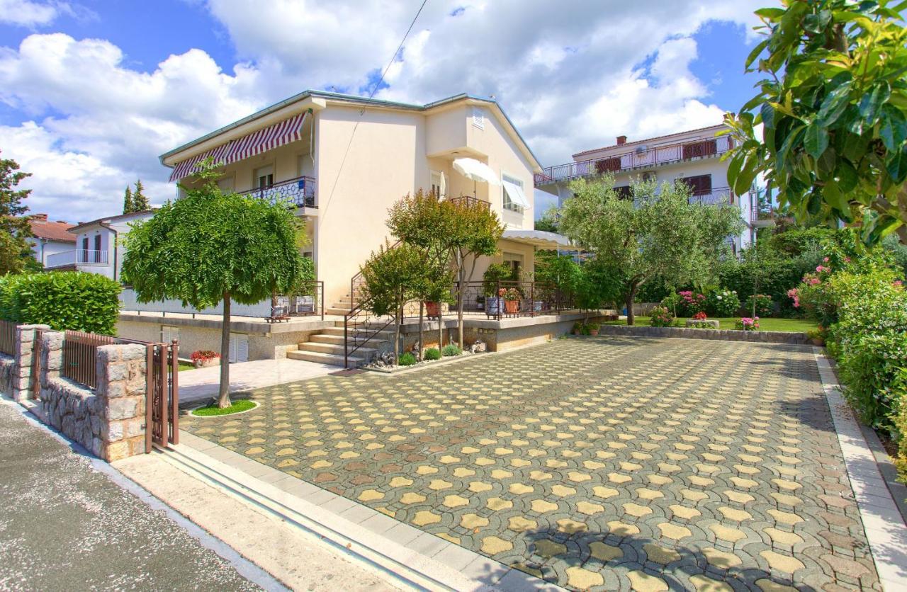 Apartments Jele Malinska Exterior photo