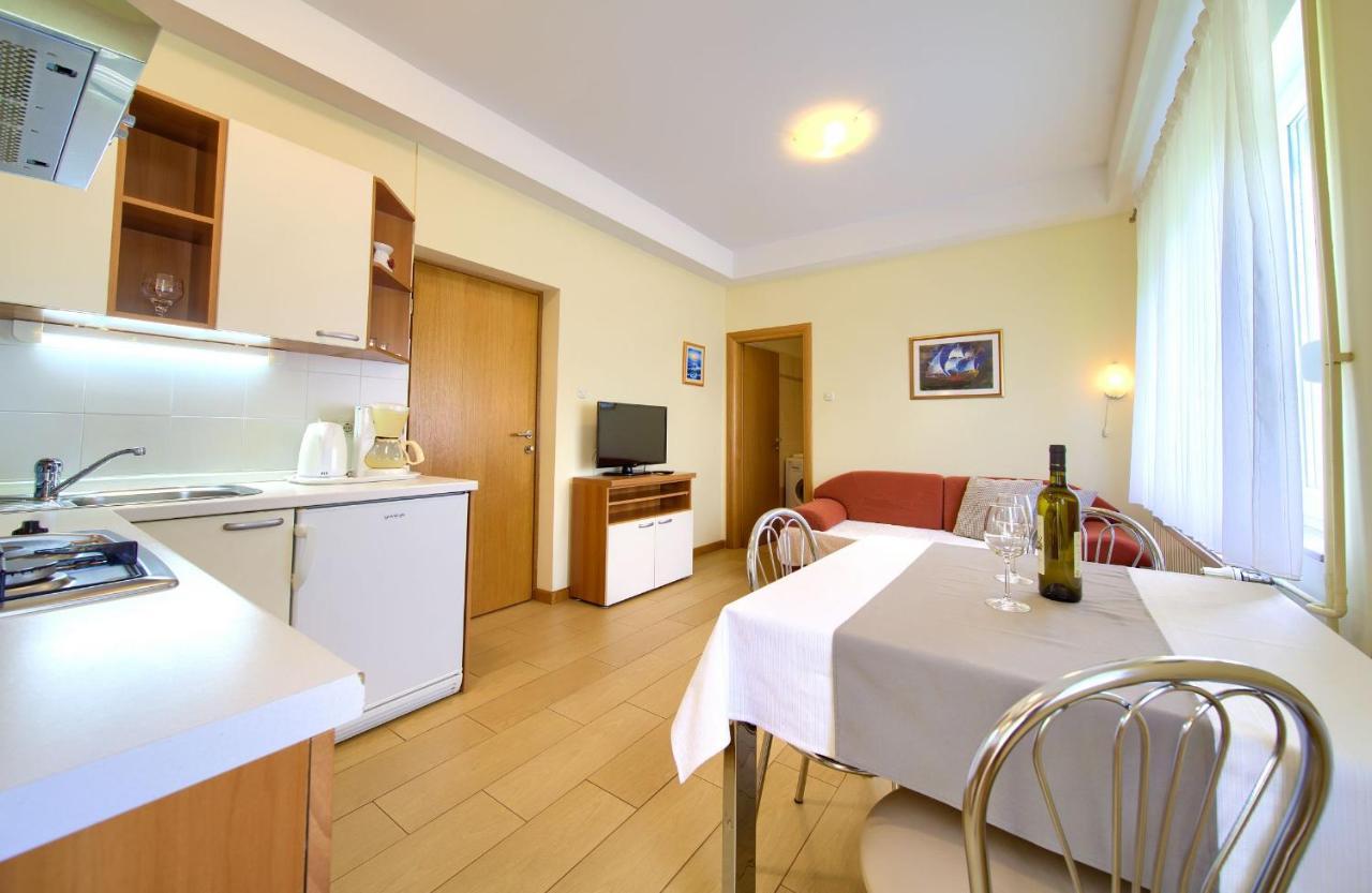 Apartments Jele Malinska Exterior photo