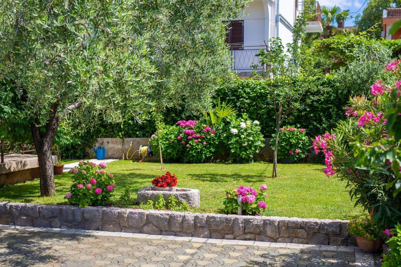 Apartments Jele Malinska Exterior photo